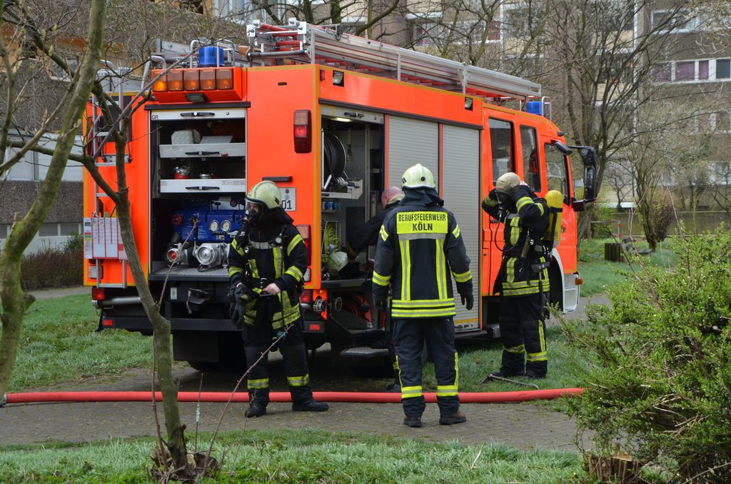 Feuer 3 Koeln Mechernich An der Fuhr P110.JPG - Miklos Laubert